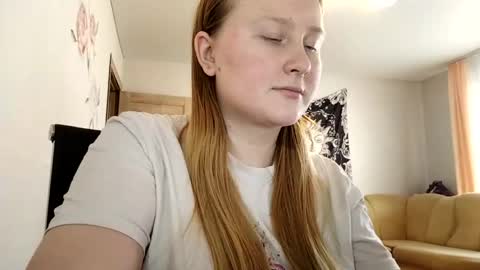 Snapshot of anika_lipps chatting on 5, 10, 2025 Anika online show from 5, 10, 2025