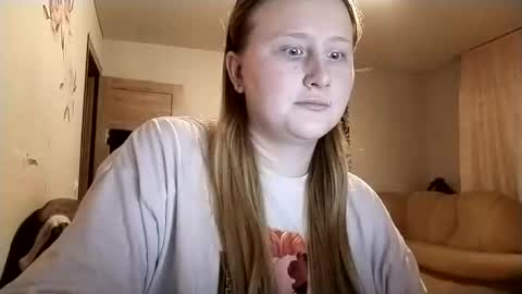 Snapshot of anika_lipps chatting on 6, 11, 2025 Anika online show from 6, 11, 2025