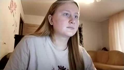 Snapshot of anika_lipps chatting on 3, 12, 2025 Anika online show from 3, 12, 2025