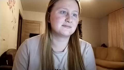 Snapshot of anika_lipps chatting on 4, 12, 2025 Anika online show from 4, 12, 2025