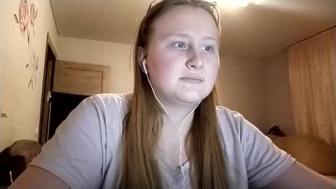 Snapshot of anika_lipps chatting on 13, 12, 2025 Anika online show from 13, 12, 2025