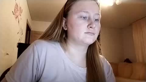 Snapshot of anika_lipps chatting on 16, 12, 2025 Anika online show from 16, 12, 2025