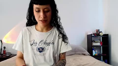 Snapshot of anika_lowen chatting on 5, 3, 2025 Anika And Lowen Your Thumbs Up Are Super Important For Us  online show from 5, 3, 2025