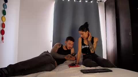 Snapshot of anika_lowen chatting on 25, 9, 2025 Anika And Lowen Your Thumbs Up Are Super Important For Us  online show from 25, 9, 2025