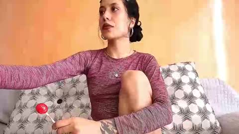 Snapshot of anika_lowen chatting on 17, 11, 2025 Anika And Lowen Your Thumbs Up Are Super Important For Us online show from 17, 11, 2025