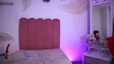 Lauren Anika online show from 5, 2, 2025