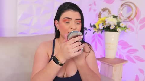 Lauren Anika online show from 17, 2, 2025