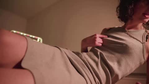 Snapshot of anise_rose chatting on 4, 1, 2025 Anise online show from 4, 1, 2025