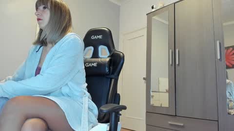 Snapshot of anisialuna_ chatting on 3, 1, 2025 Luna online show from 3, 1, 2025