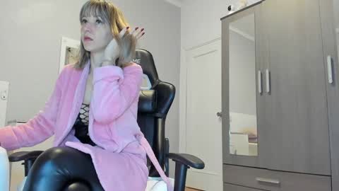 Snapshot of anisialuna_ chatting on 15, 1, 2025 Luna online show from 15, 1, 2025