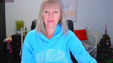 Snapshot of anita_tayson chatting on 16, 12, 2025 Anita online show from 16, 12, 2025
