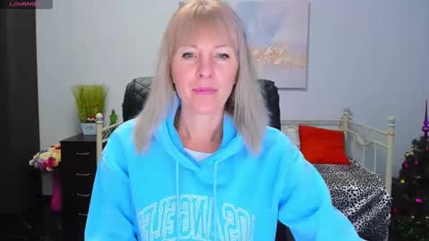 Snapshot of anita_tayson chatting on 18, 12, 2025 Anita online show from 18, 12, 2025