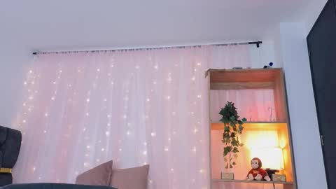 Snapshot of anitaglow chatting on 7, 10, 2025 anitaglow online show from 7, 10, 2025