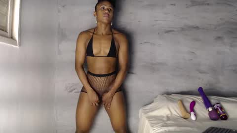 Hello My name is NaiaraPv is OPEN online show from 4, 3, 2025