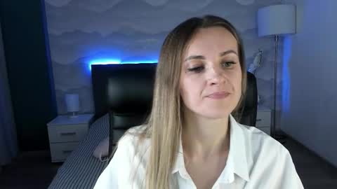 Snapshot of ann_gill chatting on 22, 12, 2025 A N N online show from 22, 12, 2025