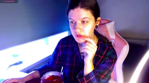 Snapshot of ann_mikele chatting on 6, 1, 2025 Ann online show from 6, 1, 2025