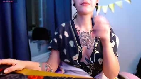 Snapshot of ann_mikele chatting on 28, 2, 2025 Ann online show from 28, 2, 2025