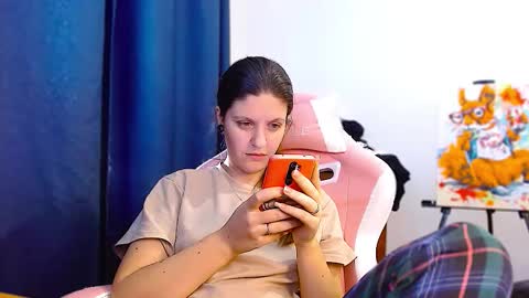 Snapshot of ann_mikele chatting on 4, 11, 2025 Ann online show from 4, 11, 2025