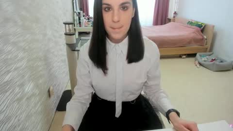 Anna online show from 4, 3, 2025