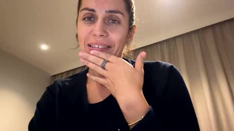 Snapshot of anna___25 chatting on 5, 11, 2025 Anna online show from 5, 11, 2025