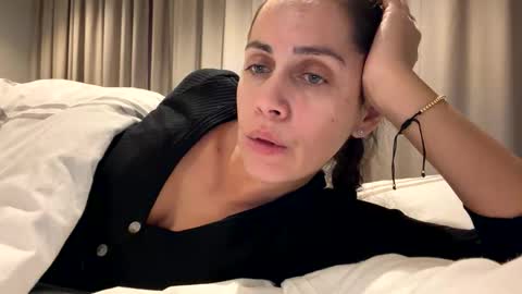 Snapshot of anna___25 chatting on 7, 11, 2025 Anna online show from 7, 11, 2025