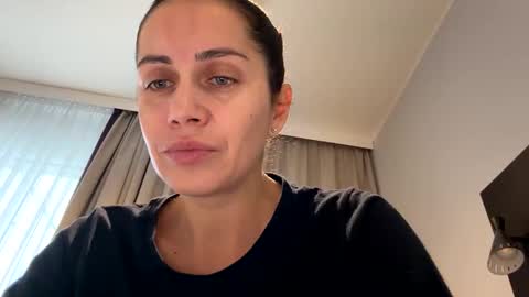 Snapshot of anna___25 chatting on 8, 11, 2025 Anna online show from 8, 11, 2025