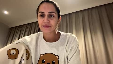 Snapshot of anna___25 chatting on 8, 11, 2025 Anna online show from 8, 11, 2025