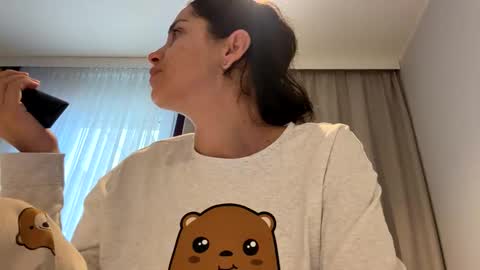 Snapshot of anna___25 chatting on 9, 11, 2025 Anna online show from 9, 11, 2025