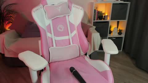 Snapshot of anna_belle3 chatting on 2, 12, 2024 AnnaThe next stream is tomorrow online show from 2, 12, 2024