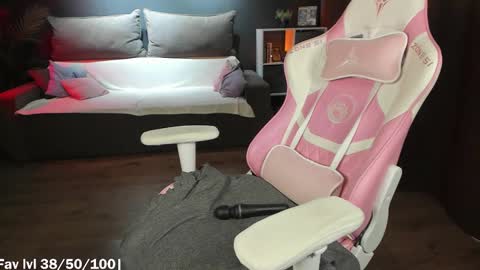 Snapshot of anna_belle3 chatting on 7, 3, 2025 AnnaThe next stream is tomorrow online show from 7, 3, 2025