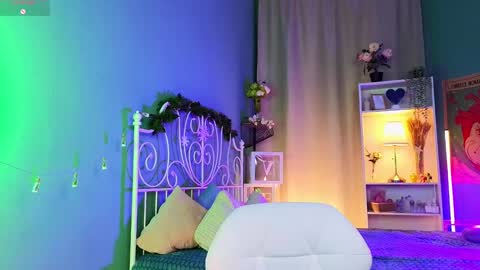 Snapshot of anna_bloom_ chatting on 9, 1, 2025 Violett online show from 9, 1, 2025