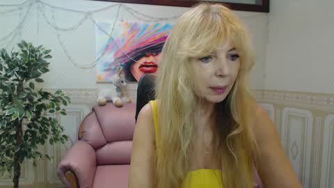 Anna Ditrih online show from 4, 2, 2025