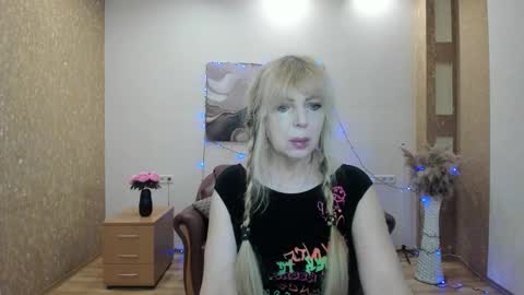 Anna Ditrih online show from 7, 2, 2026