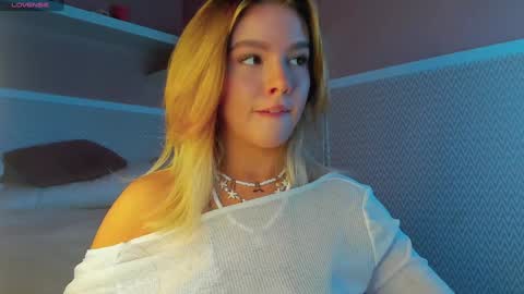 Snapshot of anna_robinson chatting on 2, 2, 2025 Anna online show from 2, 2, 2025