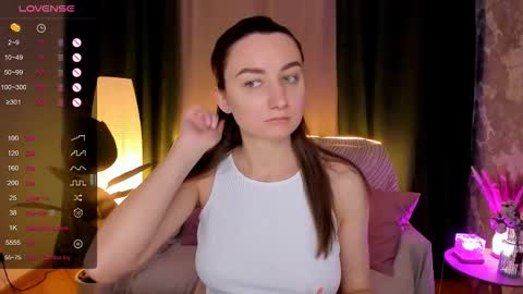 Snapshot of annacooleman_ chatting on 8, 10, 2025 Anna online show from 8, 10, 2025