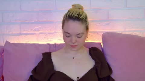 AnnaDelon online show from 16, 9, 2025
