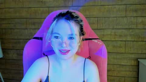 AnnaDelon online show from 19, 10, 2025