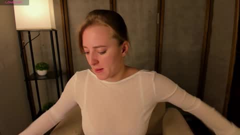 Snapshot of annagrees1 chatting on 17, 11, 2025 annagrees1 online show from 17, 11, 2025