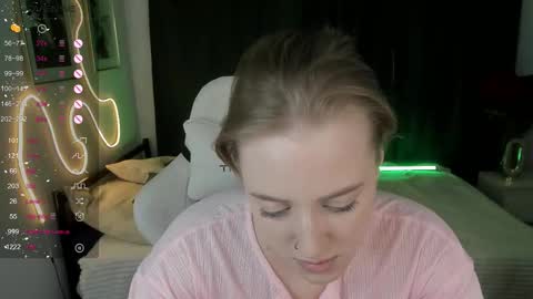 Snapshot of annagrees1 chatting on 14, 12, 2025 annagrees1 online show from 14, 12, 2025