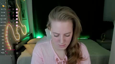 Snapshot of annagrees1 chatting on 15, 12, 2025 annagrees1 online show from 15, 12, 2025