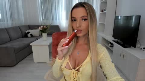 Snapshot of annaise_ chatting on 11, 9, 2025 annaise online show from 11, 9, 2025