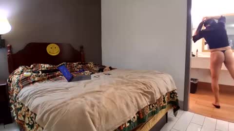 Anna Lee Cross online show from 1, 3, 2026