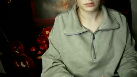 Snapshot of annbelll chatting on 19, 10, 2025 Bella online show from 19, 10, 2025