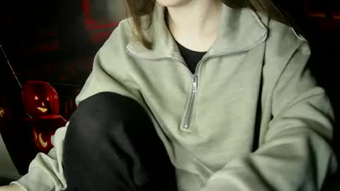 Snapshot of annbelll chatting on 27, 10, 2025 Bella online show from 27, 10, 2025