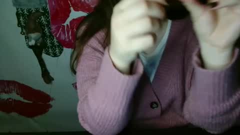 Snapshot of annbelll chatting on 6, 11, 2025 Bella online show from 6, 11, 2025