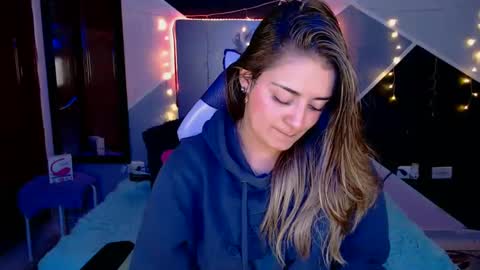 Snapshot of anne_lennon_ chatting on 6, 3, 2025 Anne online show from 6, 3, 2025