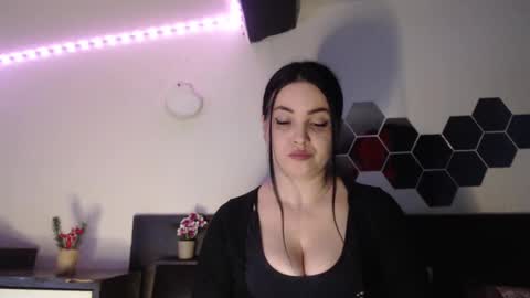 Snapshot of annebellee69 chatting on 3, 3, 2025 annebellee69 online show from 3, 3, 2025