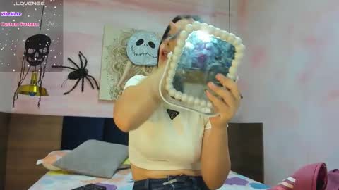 Snapshot of annedixie chatting on 30, 10, 2025 Anne online show from 30, 10, 2025