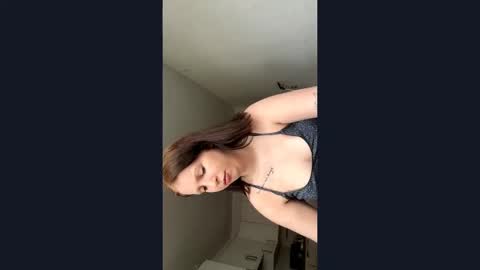 kira online show from 14, 4, 2026