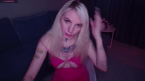 Snapshot of annetenet chatting on 28, 9, 2025 Annet online show from 28, 9, 2025